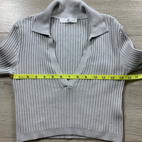 Four Three Seven 437 Grey Ribbed V-neck Cropped Long Sleeve Knit Top - Picture 5 of 6